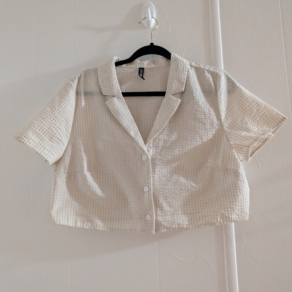 H&M Divided Cream Textured Button-Down Shirt - Picture 2 of 12